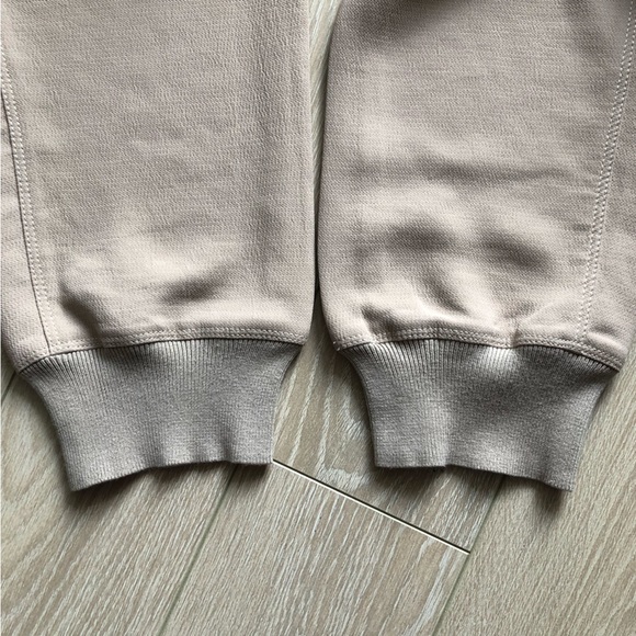 Aritzia Wilfred Beige Buffon Crepe Dressy Jogger Pants Made of Japanese Fabric - Picture 6 of 12